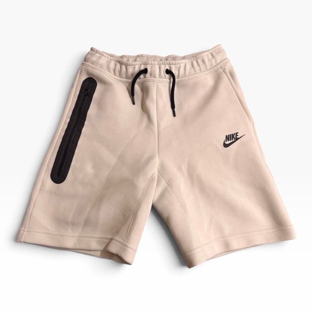 Nike Sportswear Tech Fleece Beige Shorts FD3289-020 Kids size Medium New